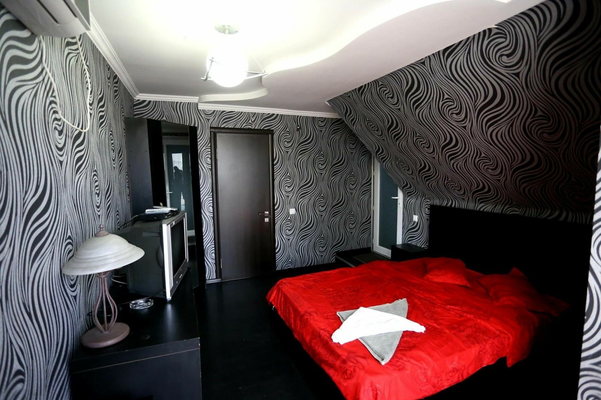Hotel Cristal Palace Tbilisi Eksteriør bilde